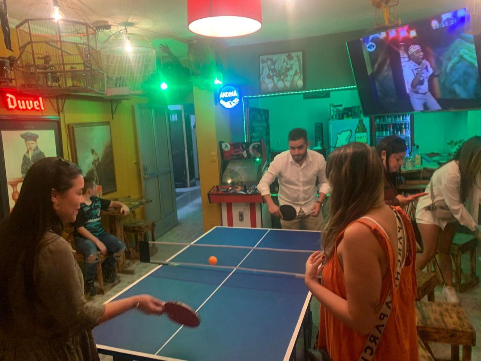 Casa Almarita - Hostal, Bar Y Restaurante Medellín Extérieur photo